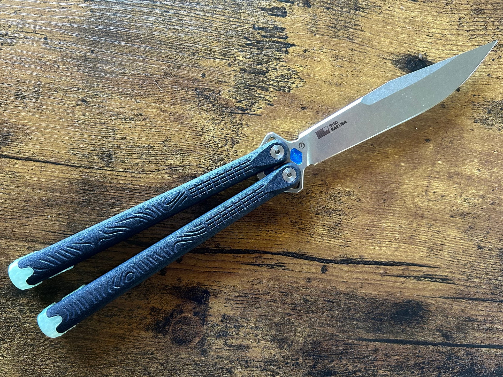 ZippyLucha handles (aka ZLucha) are a set of aftermarket handles for the Kershaw Lucha Balisong (live blade). They lighten the Lucha (3.62 oz), improve the balance for flipping, and introduce the high-performance threadlocker-free Zippy pivot/bearing system.