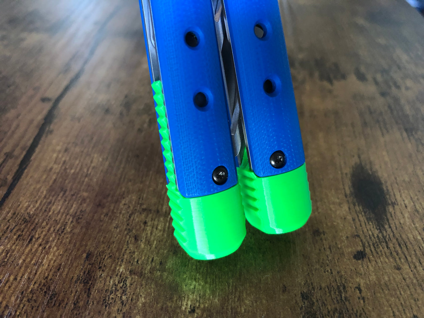 These Zippy spacers for the Benchmade Necron balisong are shatter-proof extensions that will protect your handles with no risk of cracking on hard-drops. They are available in 3x different lengths with removable tungsten weights for a more granular balance and length customization. They also offer positive jimping for extra grip, and install easily in just a few minutes (watch the assembly video above!). These spacers are a no-nonsense upgrade for the Necron.