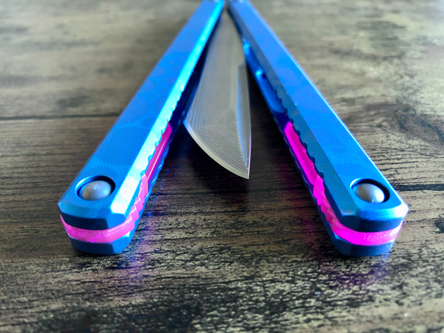These Zippy spacers designed for the Fellowship Blades Gaboon balisong are made in-house from a rubbery, shatter-proof polyurethane. They add additional jimping to the Gaboon, and are also available as extensions which add handle length, protect the handles from drops, and include an adjustable tungsten weight system.