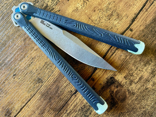 ZippyLucha handles (aka ZLucha) are a set of aftermarket handles for the Kershaw Lucha Balisong (live blade). They lighten the Lucha (3.62 oz), improve the balance for flipping, and introduce the high-performance threadlocker-free Zippy pivot/bearing system.
