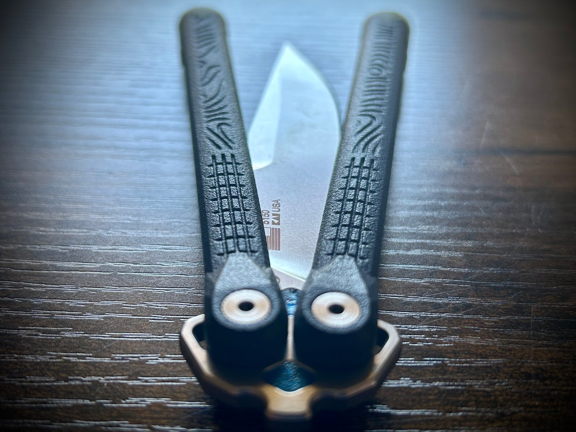 ZippyLucha handles (aka ZLucha) are a set of aftermarket handles for the Kershaw Lucha Balisong (live blade). They lighten the Lucha (3.62 oz), improve the balance for flipping, and introduce the high-performance threadlocker-free Zippy pivot/bearing system.