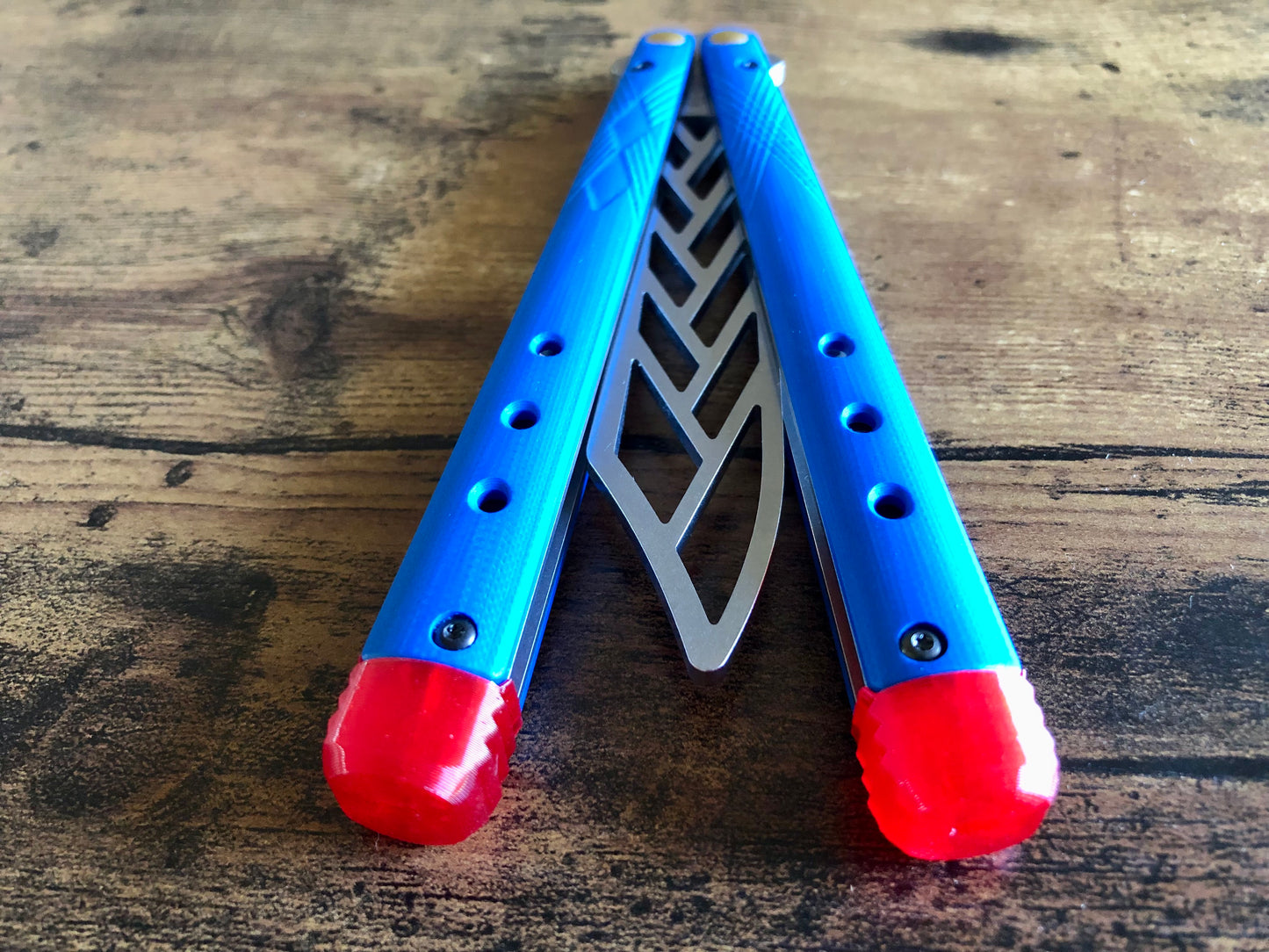 These Zippy spacers for the Benchmade Necron balisong are shatter-proof extensions that will protect your handles with no risk of cracking on hard-drops. They are available in 3x different lengths with removable tungsten weights for a more granular balance and length customization. They also offer positive jimping for extra grip, and install easily in just a few minutes (watch the assembly video above!). These spacers are a no-nonsense upgrade for the Necron.