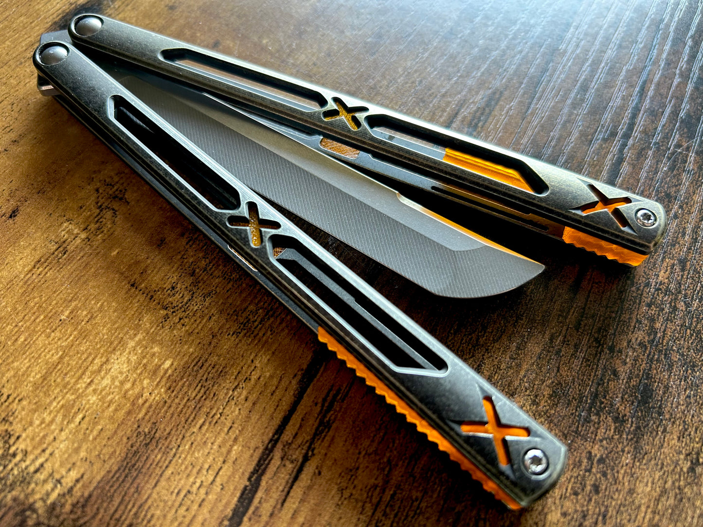 Designed and manufactured by Zippy, these are the OEM spacers and inlays included with each Bxndxge Stitch v2 balisong. This listing allows you to customize your Bxndxge Stitch v2 and Stitch-R with different colors. These mods are made in-house from a rubbery, shatter-proof polyurethane.