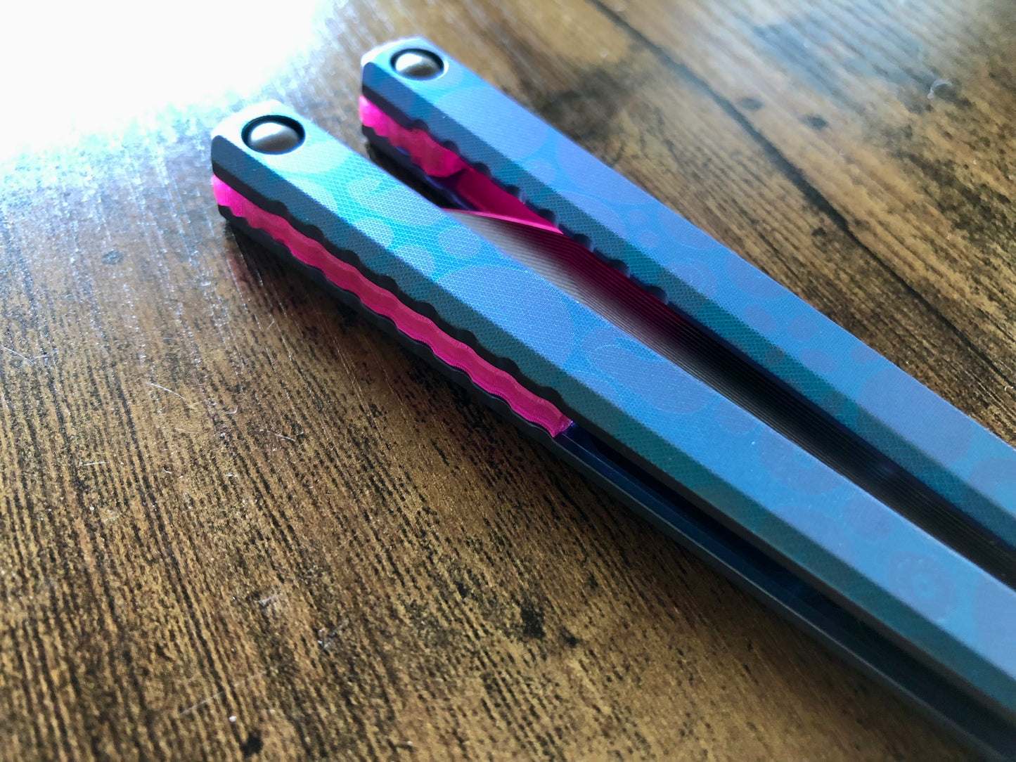 These Zippy spacers designed for the Fellowship Blades Gaboon balisong are made in-house from a rubbery, shatter-proof polyurethane. They add additional jimping to the Gaboon, and are also available as extensions which add handle length, protect the handles from drops, and include an adjustable tungsten weight system.