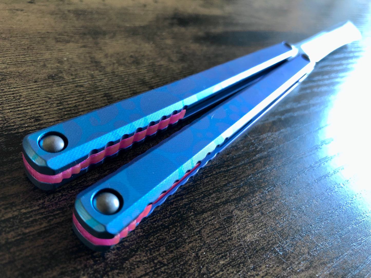 These Zippy spacers designed for the Fellowship Blades Gaboon balisong are made in-house from a rubbery, shatter-proof polyurethane. They add additional jimping to the Gaboon, and are also available as extensions which add handle length, protect the handles from drops, and include an adjustable tungsten weight system.