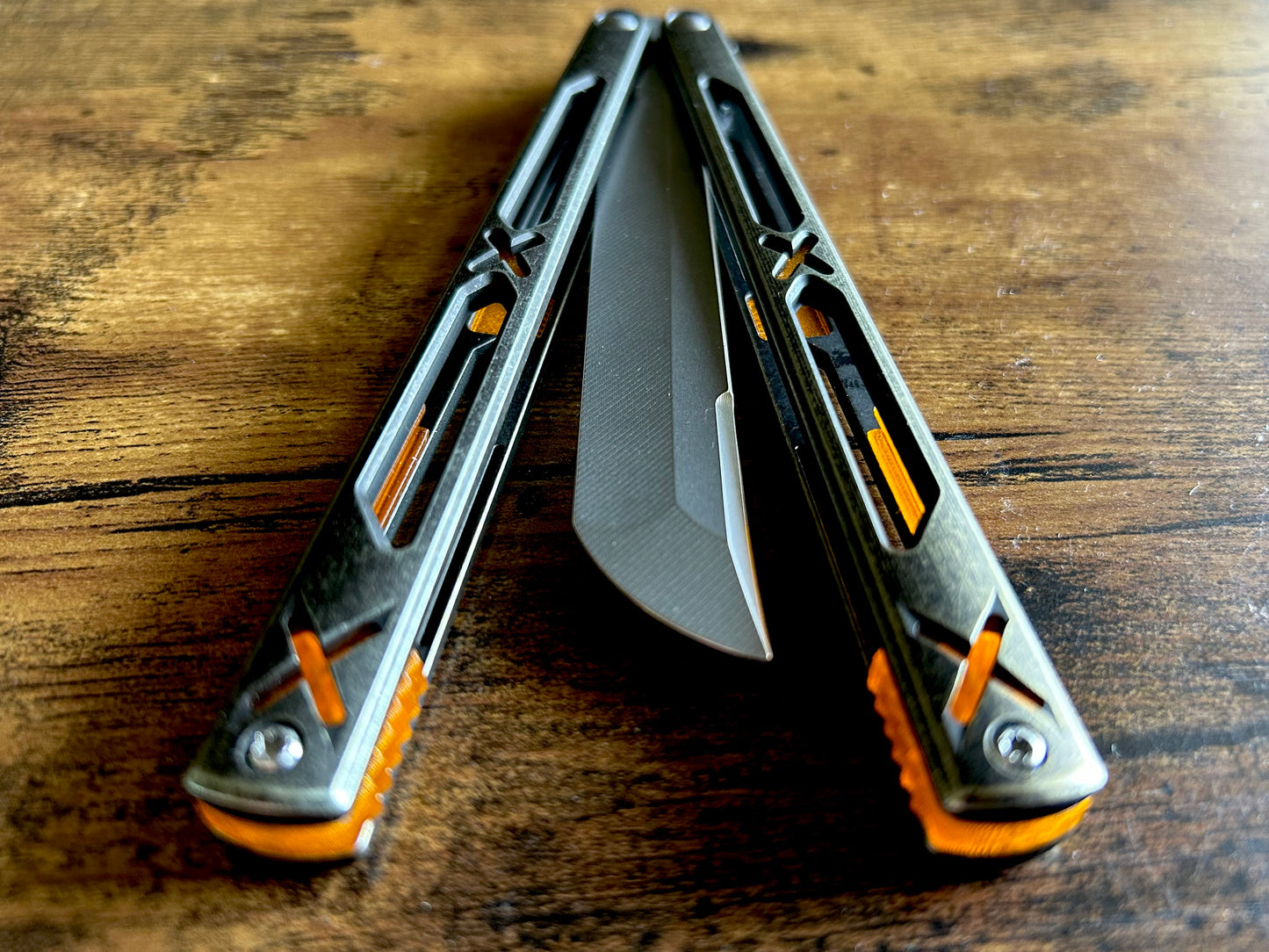 Designed and manufactured by Zippy, these are the OEM spacers and inlays included with each Bxndxge Stitch v2 balisong. This listing allows you to customize your Bxndxge Stitch v2 and Stitch-R with different colors. These mods are made in-house from a rubbery, shatter-proof polyurethane.