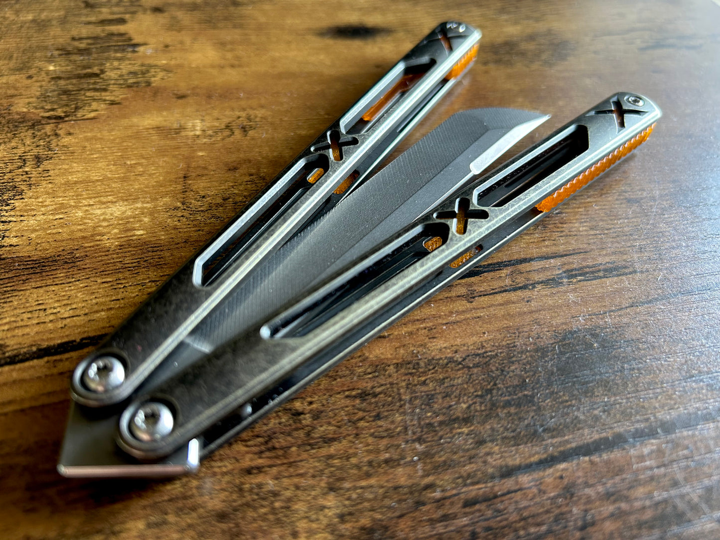 Designed and manufactured by Zippy, these are the OEM spacers and inlays included with each Bxndxge Stitch v2 balisong. This listing allows you to customize your Bxndxge Stitch v2 and Stitch-R with different colors. These mods are made in-house from a rubbery, shatter-proof polyurethane.