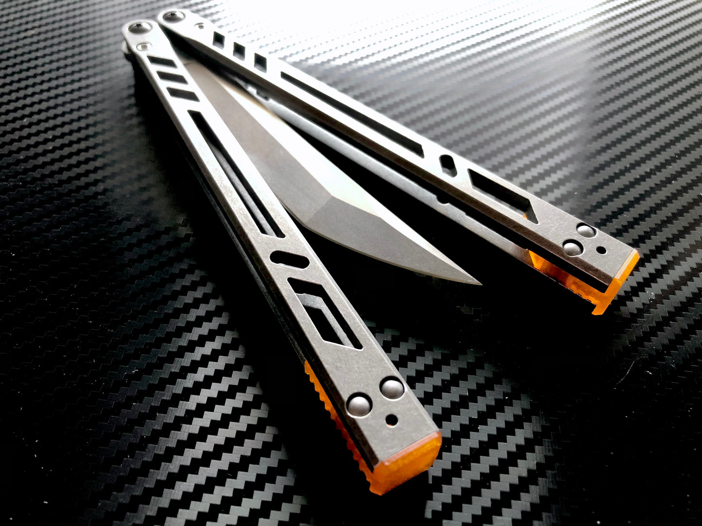 These Zippy spacers are designed for the BRS Barebones and Tibones, and are made in-house from a rubbery, shatter-proof polyurethane. The spacers are offered as either extensions or full-length "flush" spacers. The full-length spacers offer a slightly more neutral balance, while the extensions round the edges for comfort and protect the handles from drops. Both spacers feature positive jimping and enable adjustable balance with up to 1x removable tungsten weight per spacer.
