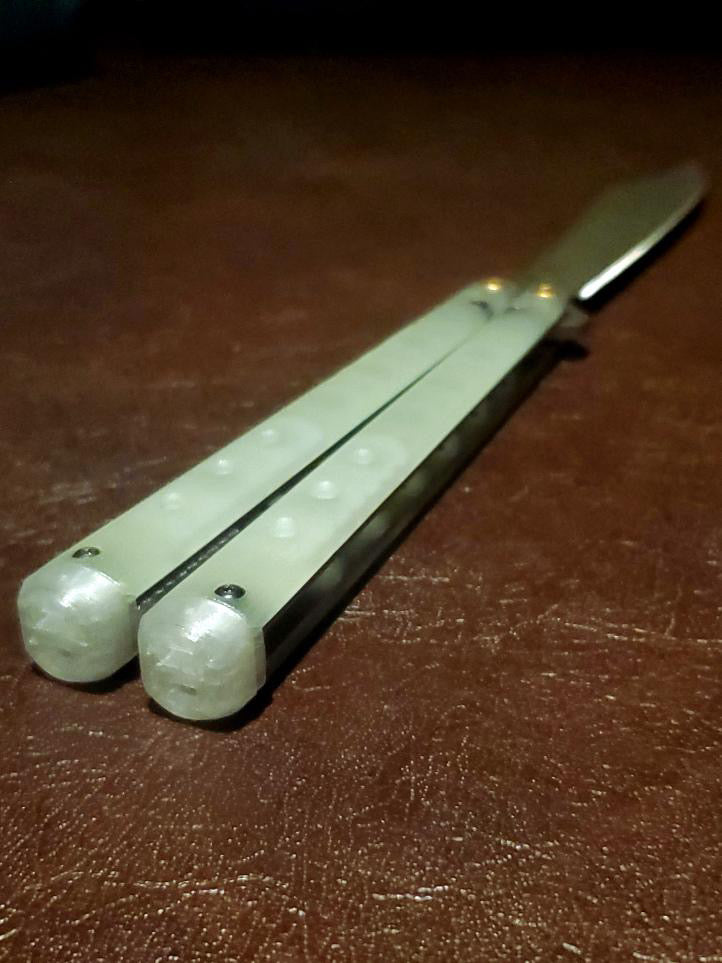 These Zippy spacers for the Benchmade Necron balisong are shatter-proof extensions that will protect your handles with no risk of cracking on hard-drops. They are available in 3x different lengths with removable tungsten weights for a more granular balance and length customization. They also offer positive jimping for extra grip, and install easily in just a few minutes (watch the assembly video above!). These spacers are a no-nonsense upgrade for the Necron.