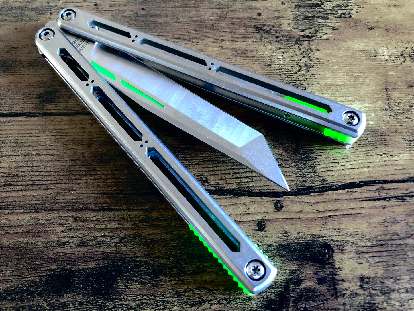 These Zippy spacers designed for the Squid Industries Hydro Balisong are made in-house from a rubbery, shatter-proof polyurethane. They add positive "sawtooth" jimping to the Hydro and are available as either full-length flush spacers for a more neutral balance, or handle extensions (with an adjustable tungsten weight system) to protect the handles from drops and increase momentum. A cosmetic blade insert is included.
