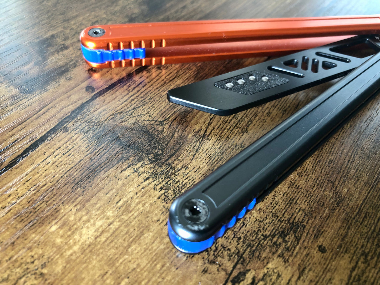 Adjust the balance of your Glidr Arctic & Glidr Antarctic trainers with these custom-made Zippy blade inserts. The insert houses 4x removable tungsten weights which enable the Glidr trainers to have more tip weight. This mod allows you to adapt your Glidrs to suit your specific balance preference.