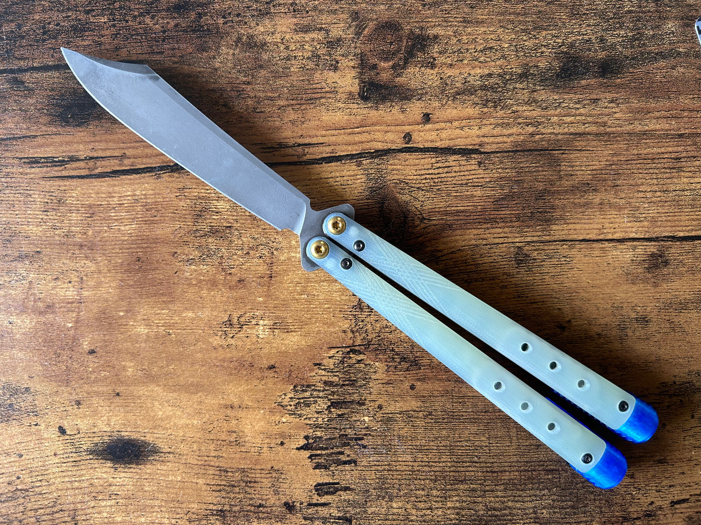 These Zippy spacers for the Benchmade Necron balisong are shatter-proof extensions that will protect your handles with no risk of cracking on hard-drops. They are available in 3x different lengths with removable tungsten weights for a more granular balance and length customization. They also offer positive jimping for extra grip, and install easily in just a few minutes (watch the assembly video above!). These spacers are a no-nonsense upgrade for the Necron.