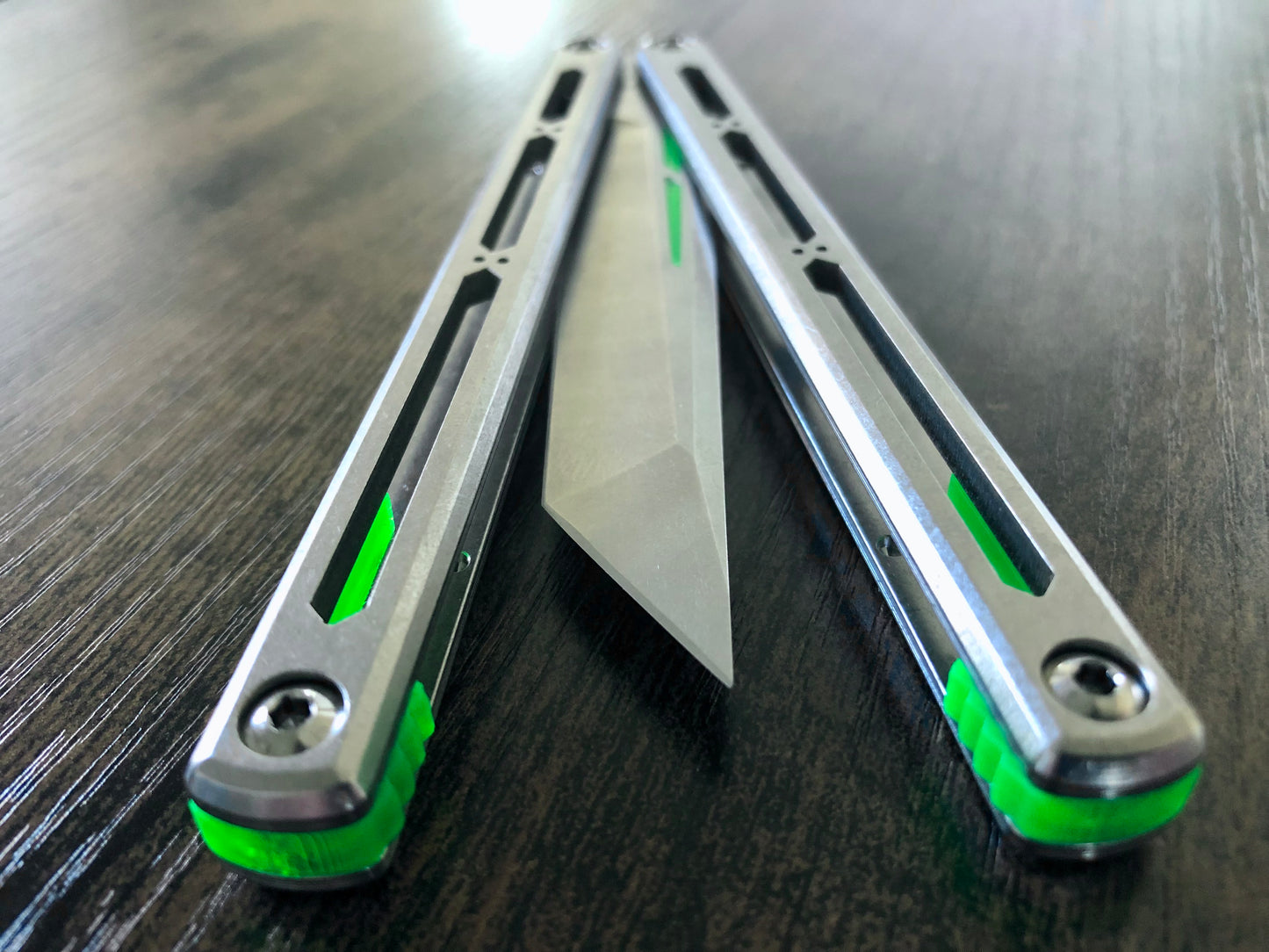 These Zippy spacers designed for the Squid Industries Hydro Balisong are made in-house from a rubbery, shatter-proof polyurethane. They add positive "sawtooth" jimping to the Hydro and are available as either full-length flush spacers for a more neutral balance, or handle extensions (with an adjustable tungsten weight system) to protect the handles from drops and increase momentum. A cosmetic blade insert is included.