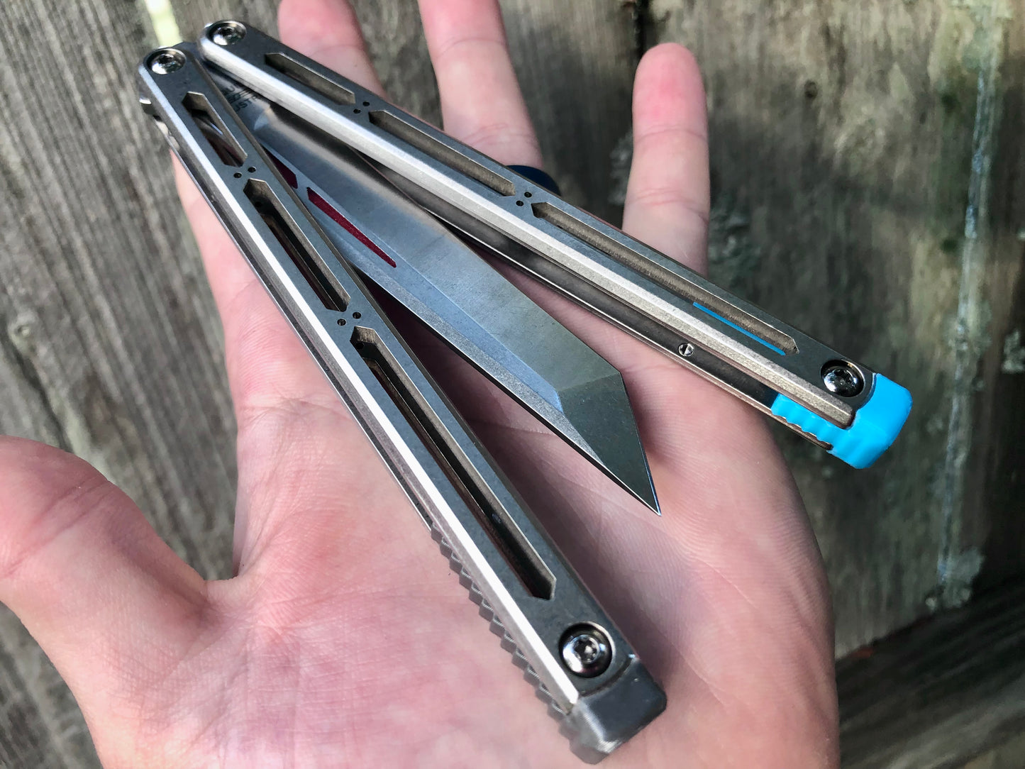 These Zippy spacers designed for the Squid Industries Hydro Balisong are made in-house from a rubbery, shatter-proof polyurethane. They add positive "sawtooth" jimping to the Hydro and are available as either full-length flush spacers for a more neutral balance, or handle extensions (with an adjustable tungsten weight system) to protect the handles from drops and increase momentum. A cosmetic blade insert is included.