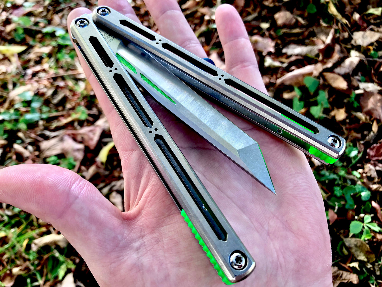 These Zippy spacers designed for the Squid Industries Hydro Balisong are made in-house from a rubbery, shatter-proof polyurethane. They add positive "sawtooth" jimping to the Hydro and are available as either full-length flush spacers for a more neutral balance, or handle extensions (with an adjustable tungsten weight system) to protect the handles from drops and increase momentum. A cosmetic blade insert is included.