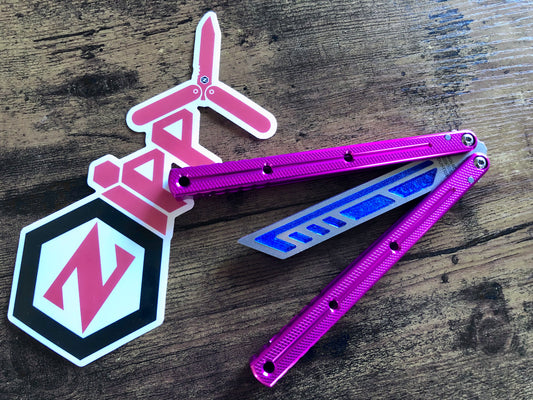 Widely viewed as the golden standard in balisong flipping, you can now purchase the Squid Industries Krake Raken v3 balisong trainer alongside Zippy mods for the ultimate flipping experience. 