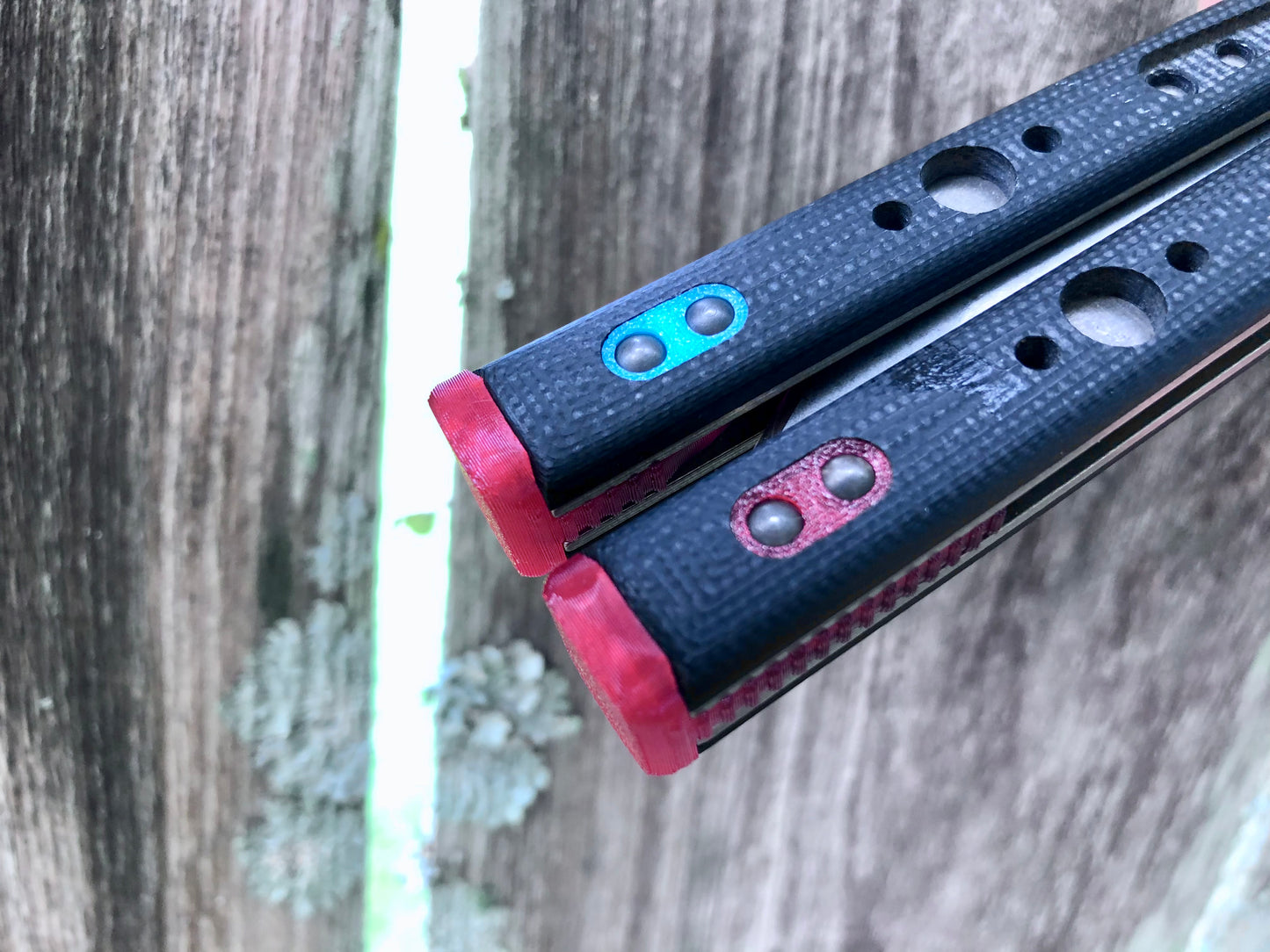 Improve the balance of your Blade Runner Systems Replicant, BRS Alpha Beast, and BRS Barebones with Zippy Spacers. Adjustable balance, positive jimping, and handle extensions to protect your favorite balisongs from concrete drops.