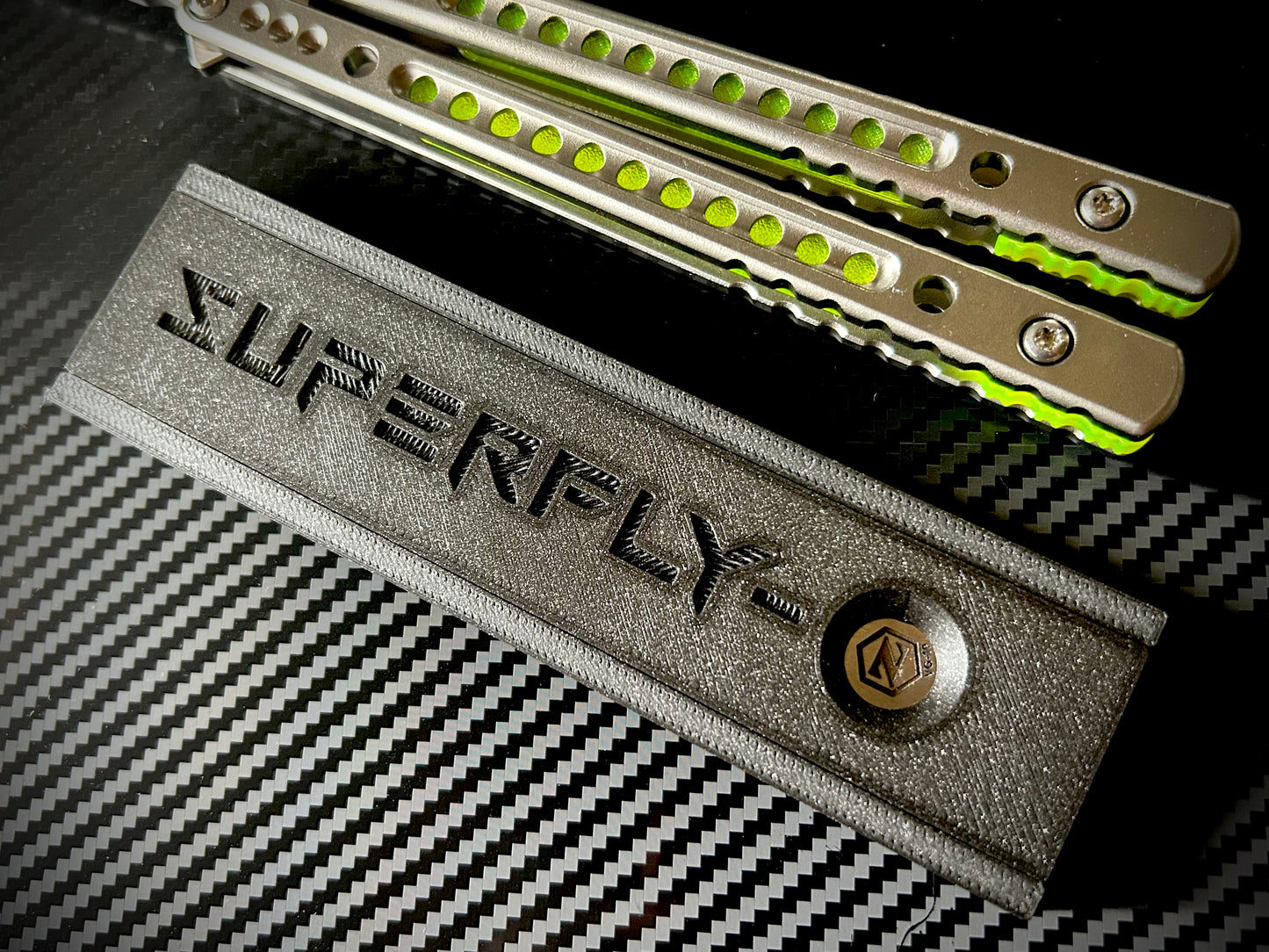 Kit our your BBBarFly SuperFly balisong trainer with the Zippy SuperFly-Z mod. The SuperFly-Z is a drop-in replacement for the SuperFly trainer blade.