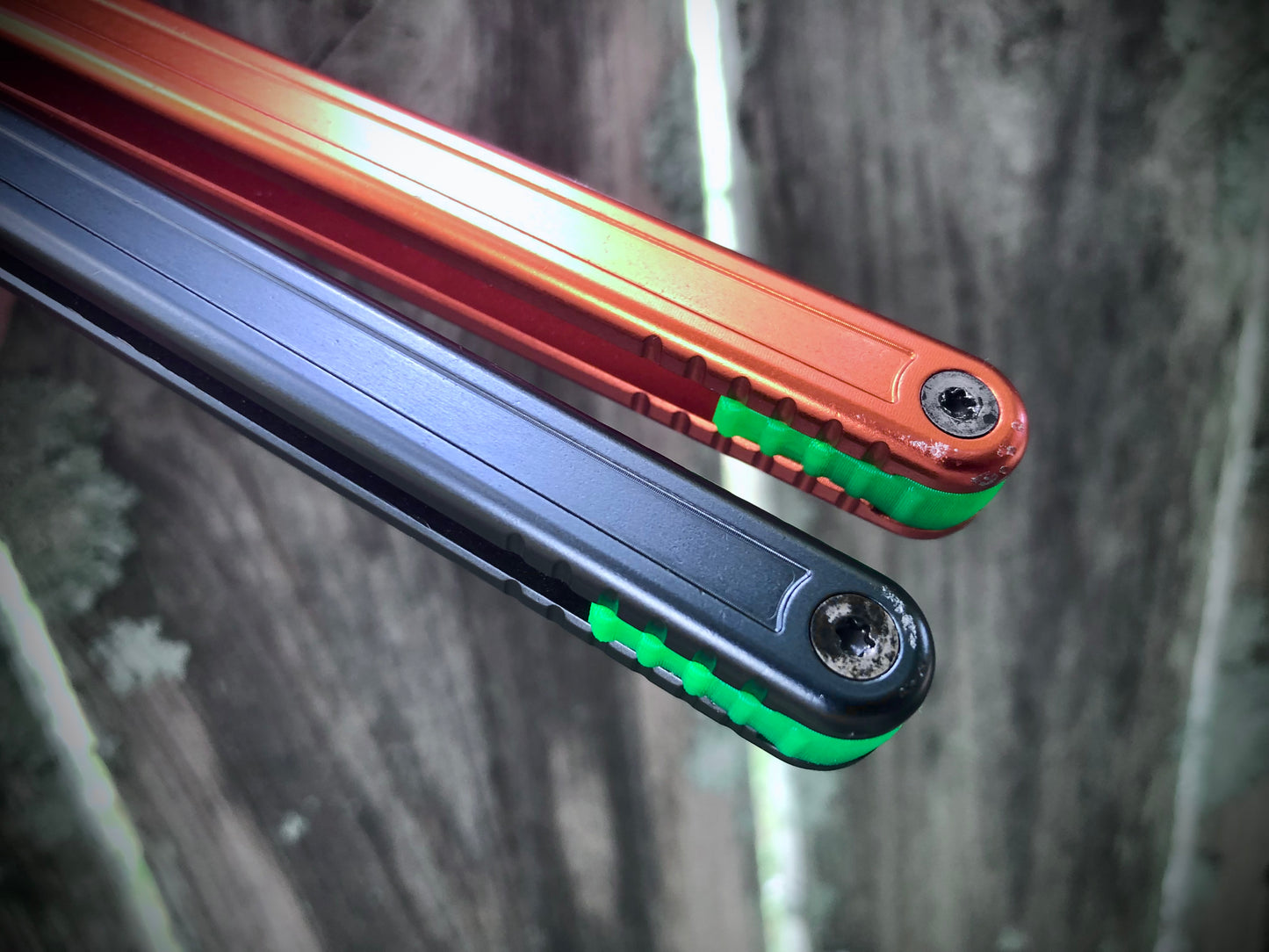 Adjust the balance and weight distribution of your Glidr Arctic & Glidr Antarctic trainers with these custom-made Zippy spacers. The spacers are made in-house from a rubbery, shatter-proof polyurethane and can be used to either add grip, or extend the handles. The flush spacers add substantial grip with positive jimping, while the extensions lengthen the handles and protect them from drops. Both spacer styles offer adjustable weights.