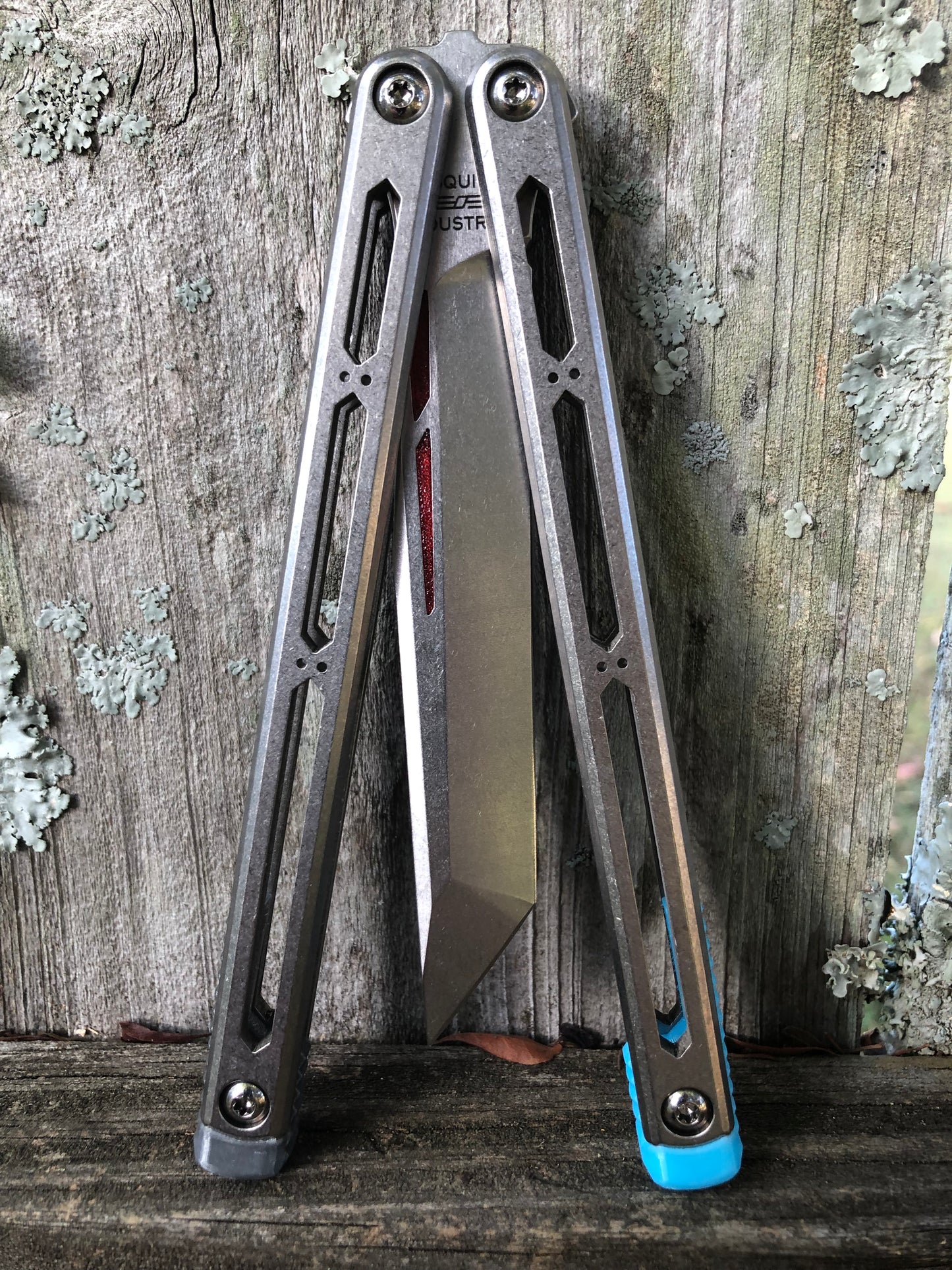 These Zippy spacers designed for the Squid Industries Hydro Balisong are made in-house from a rubbery, shatter-proof polyurethane. They add positive "sawtooth" jimping to the Hydro and are available as either full-length flush spacers for a more neutral balance, or handle extensions (with an adjustable tungsten weight system) to protect the handles from drops and increase momentum. A cosmetic blade insert is included.