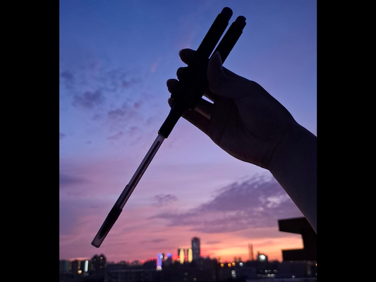 Is it a Pen?...Is it a balisong? Yes! It's the Zippy BaliQuill, a toy butterfly knife that uses almost any standard pen size. Combine balisong flipping and pen spinning with this school & office-friendly pen balisong toy.