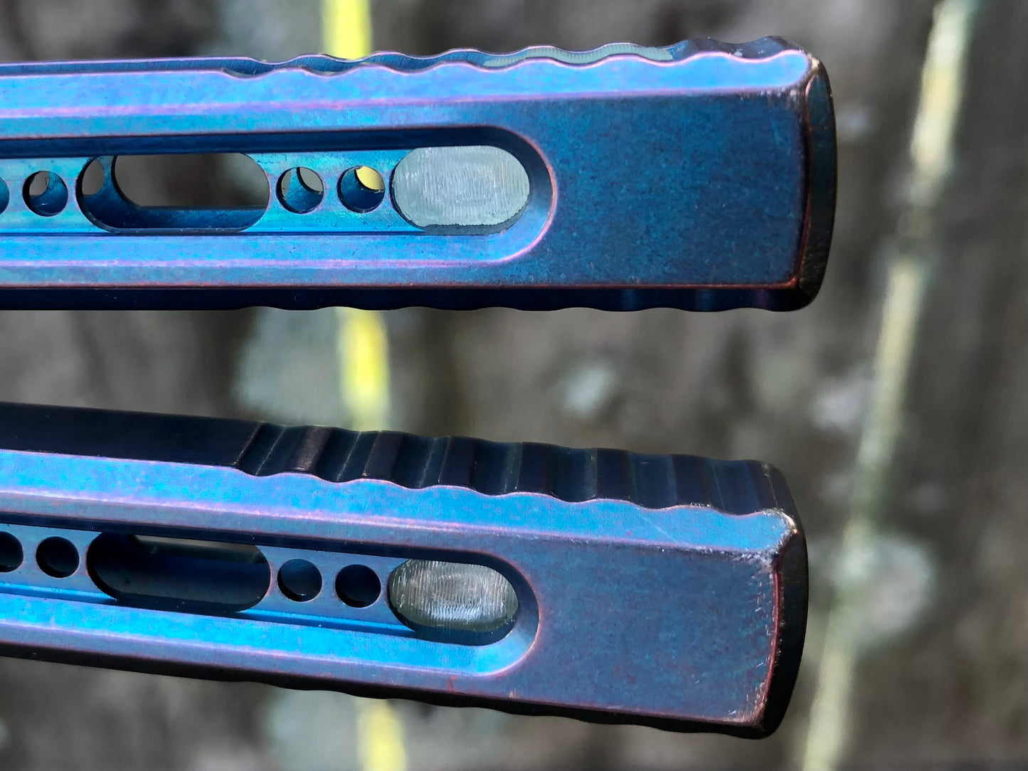 Integrate additional jimping surface area and an adjustable weight system into the Fellowship Blades Medusa v3 and Empusa v3 balisongs with this polyurethane Zippy mod. Adjust the balance and add color to the trainer blade with these polyurethane Zippy inserts.