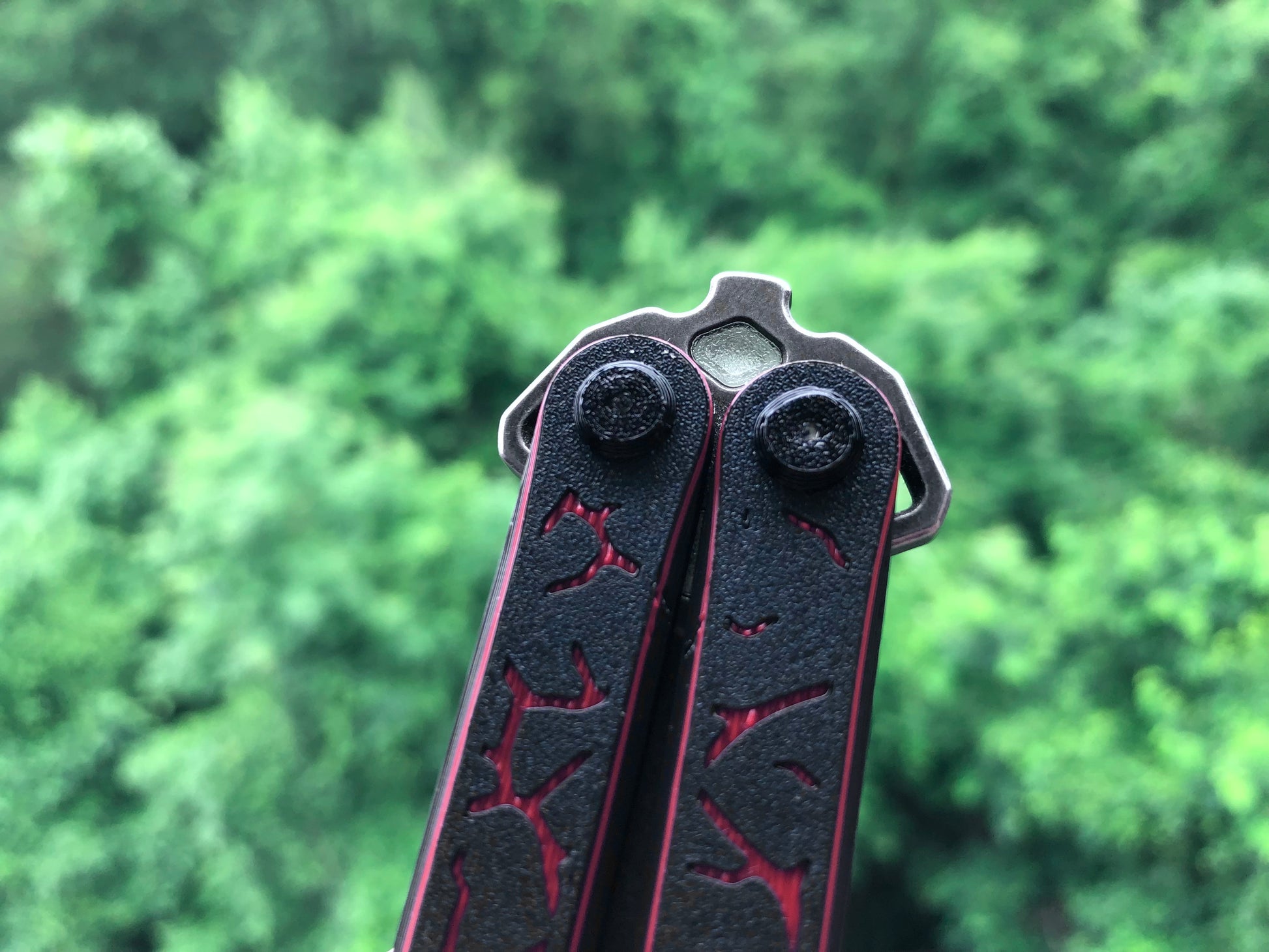 Improve the balance of your Kershaw Lucha balisong for flipping with Zippy mods: extension spacers with Jimping for the Kershaw Lucha and Flytanium Lucha, and the ZippyLucha handle mod with the high-performance Zippy bearing system.