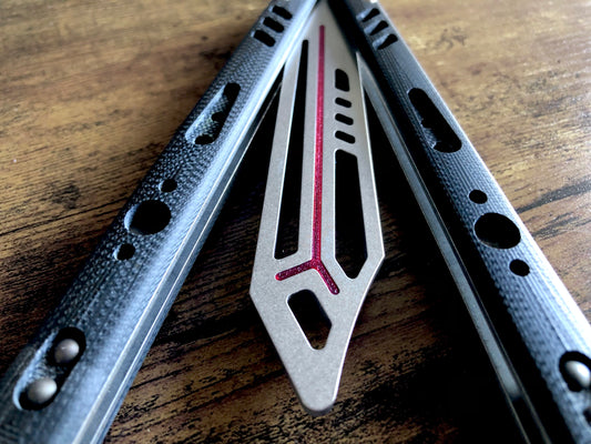 Eliminate the ring of your BRS Replicant trainer balisong with this custom-made Zippy blade insert. The insert is ultralight, weighing in at as low as 0.017 oz, so it won't affect the balance for flipping.