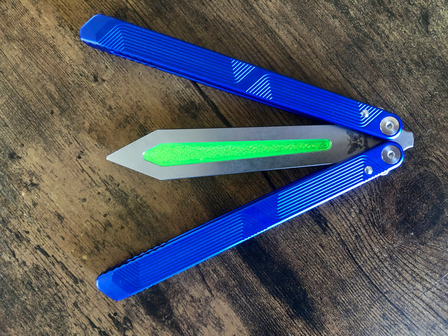 Eliminate the ring of your Flytanium Zenith v1 and v2 balisong trainer with this shatter-proof Zippy blade insert. The insert also provides a more neutral balance profile.