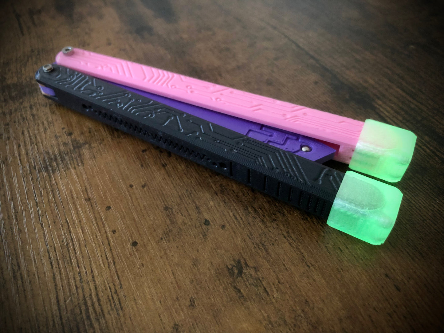 Protect your favorite balisong handles from concrete drops with the original Zippy handle caps. Weight caps to adjust the balance, slim caps for low-profile handle protection and grip for ladders, and LED caps for a light-up balisong experience. Mark your bite handle with the best bite markers on the market.