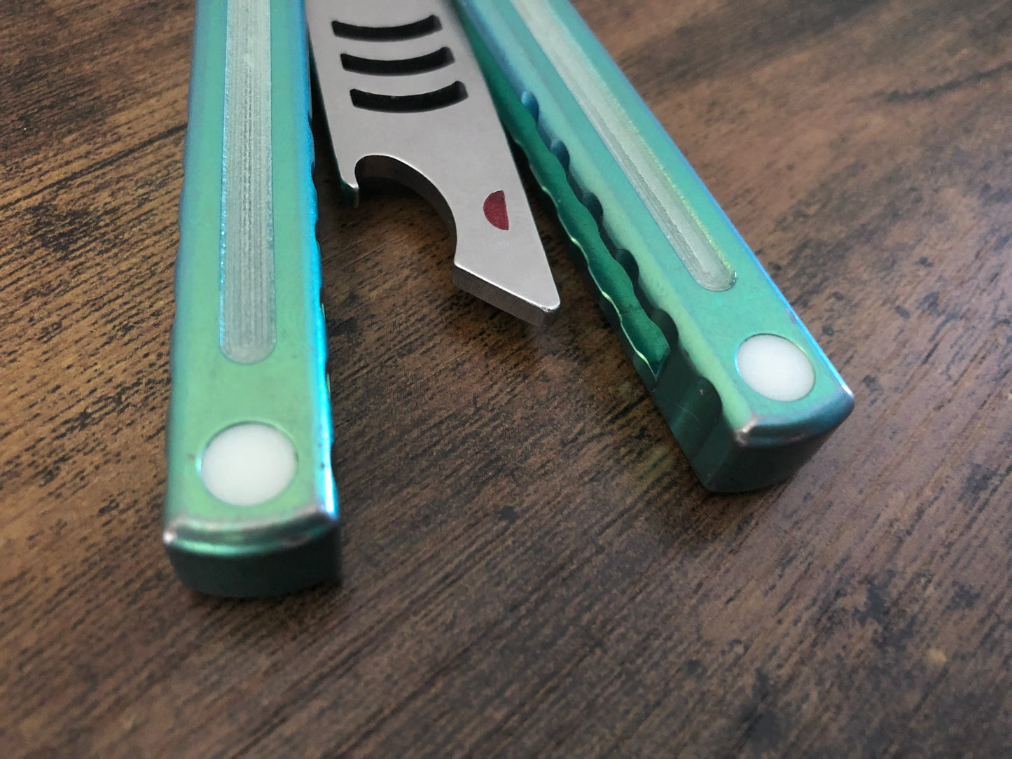 Reduce the handle bias of your Squid industries Swordfish and Madko balisong trainer with this Zippy balance mod. Replace the metal sexbolts at the base of the handles with featherweight, shatter-proof polyurethane sexbolts.