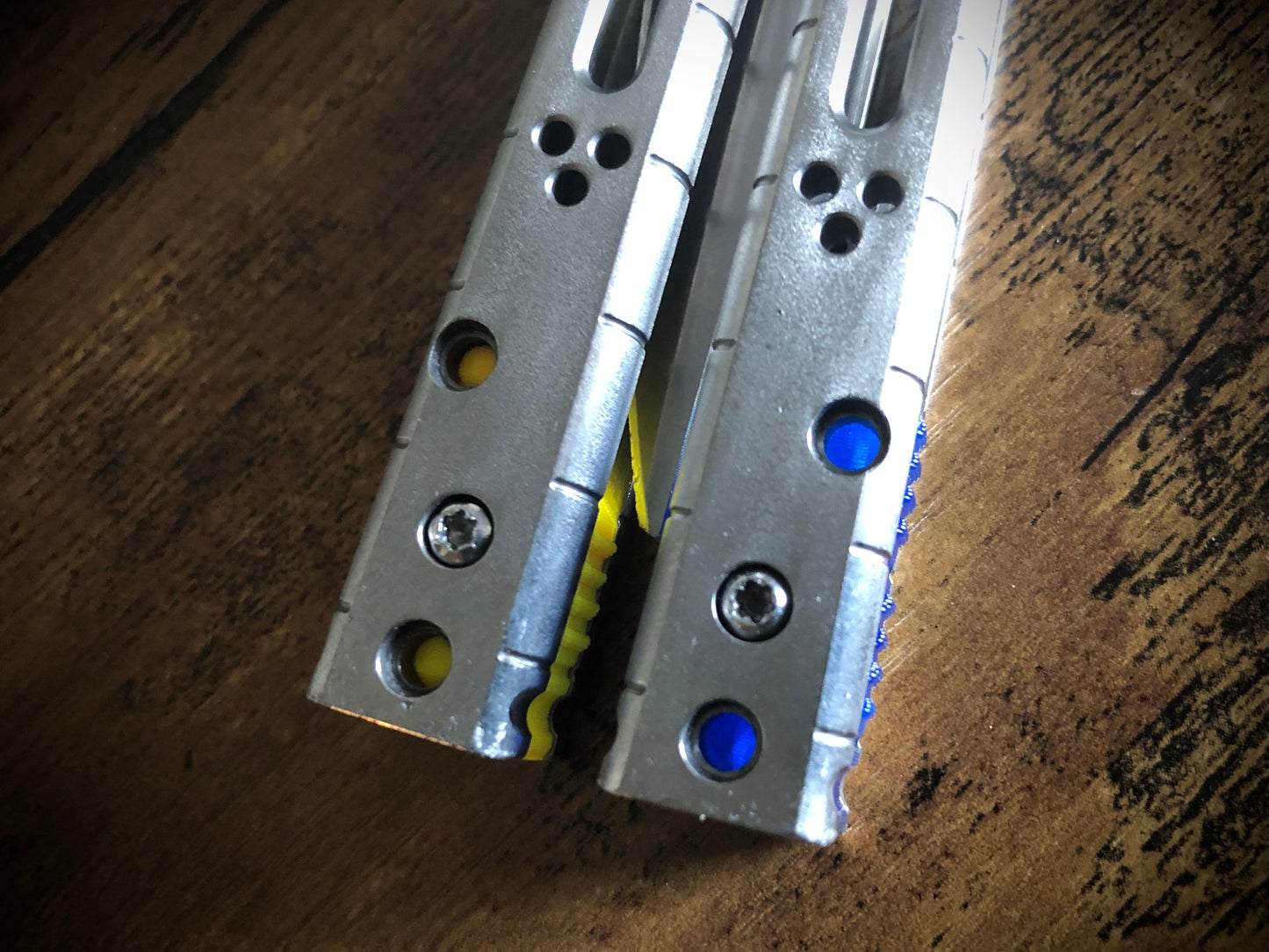 Reduce the handle bias of your HOM i-Basilisk, HOM Basilisk-R (for Titanium and G10/CF variants), and HOM Prodigy balisongs with Zippy extension spacers and handle inlays.