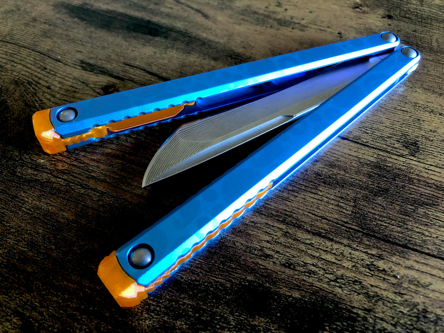 These Zippy spacers designed for the Fellowship Blades Gaboon balisong are made in-house from a rubbery, shatter-proof polyurethane. They add additional jimping to the Gaboon, provide a more neutral balance, and are also available as extensions which add handle length, protect the handles from drops, and include an adjustable tungsten weight system.