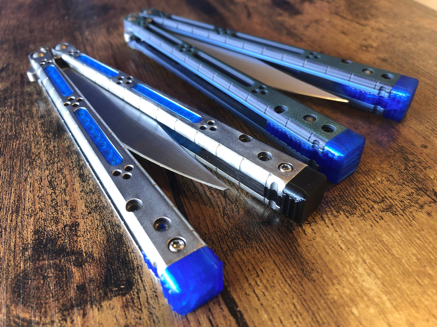 Reduce the handle bias of your HOM i-Basilisk, HOM Basilisk-R (for Titanium and G10/CF variants), and HOM Prodigy balisongs with Zippy extension spacers and handle inlays.