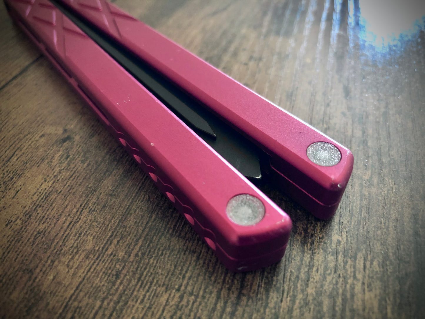 Reduce the handle bias of balisongs that accept 3/16" sexbolts at the base of the handles. This mod replaces the metal sexbolts at the base of the handles with featherweight, shatter-proof polyurethane sexbolts to reduce end-weight and modify the weight distribution of your balisong.