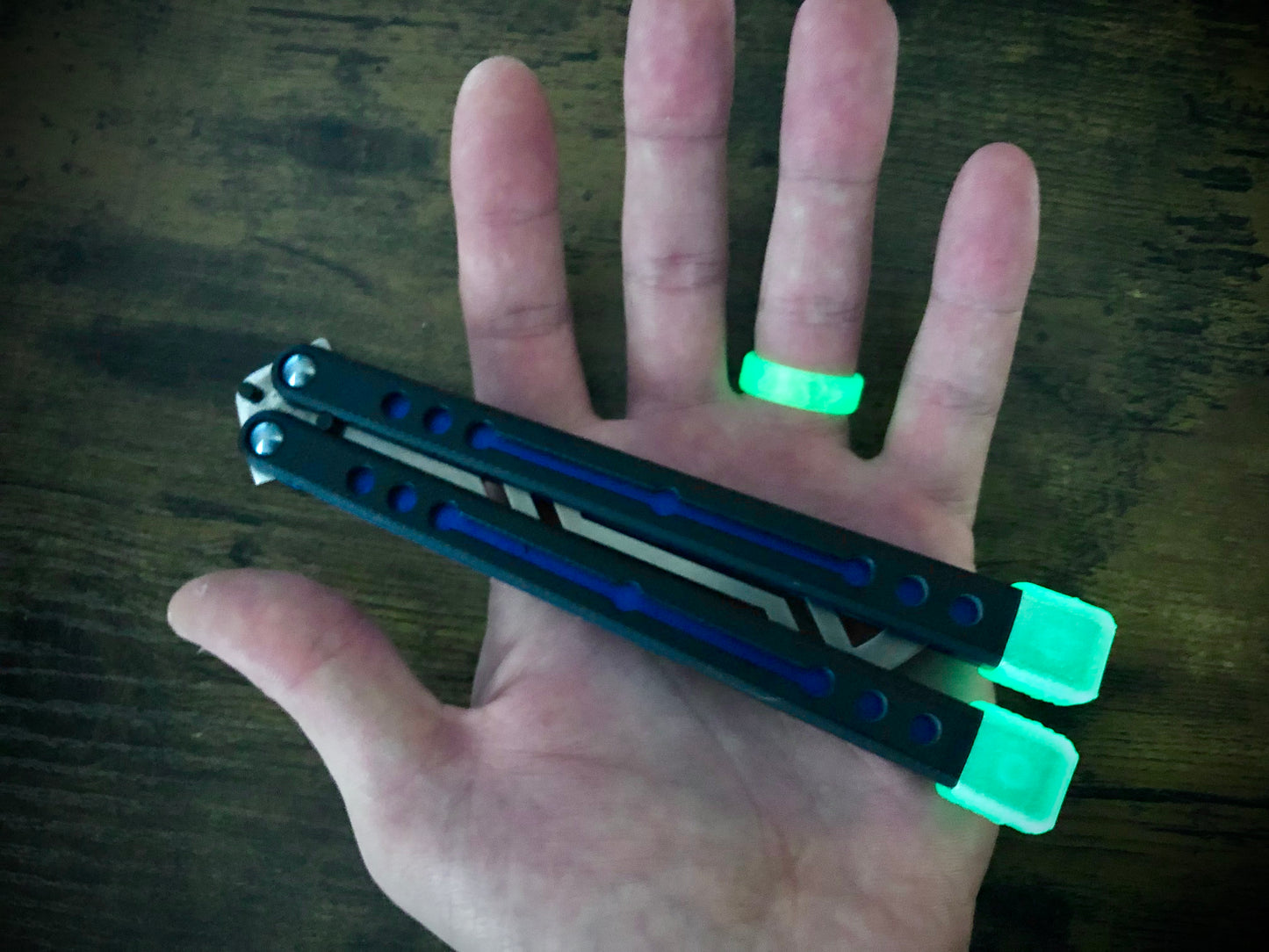 Protect your favorite balisong handles from concrete drops with the original Zippy handle caps. Weight caps to adjust the balance, slim caps for low-profile handle protection and grip for ladders, and LED caps for a light-up balisong experience. Mark your bite handle with the best bite markers on the market.