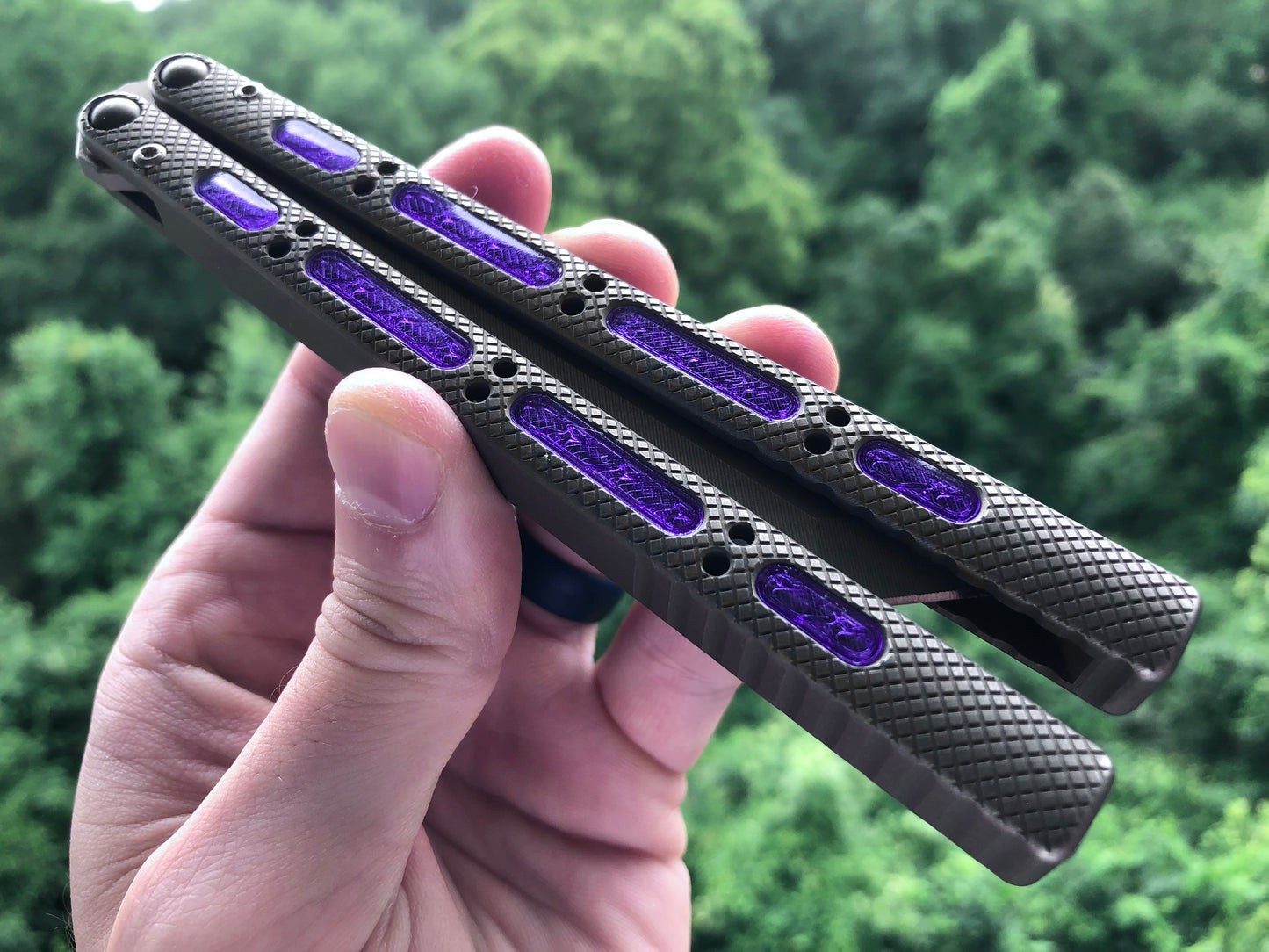 Modify the grip of your NRB Concepts SLight balisong and NRB UltraLight balisong trainer with Zippy handle inlays.