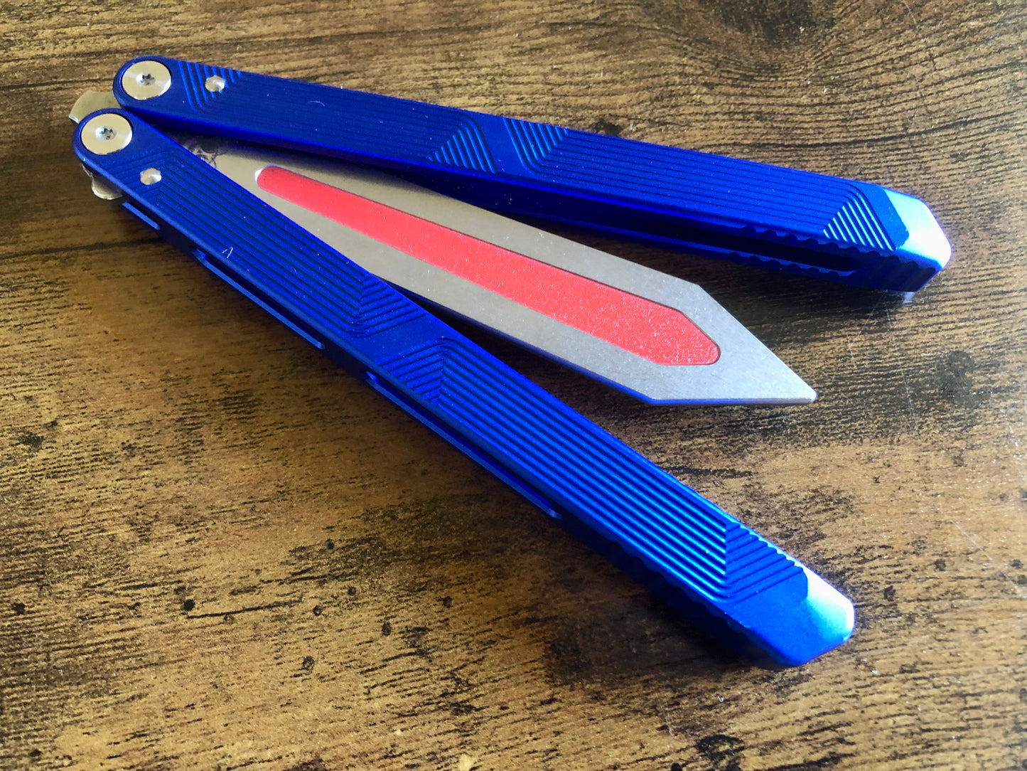 Eliminate the ring of your Flytanium Zenith v1 and v2 balisong trainer with this shatter-proof Zippy blade insert. The insert also provides a more neutral balance profile.