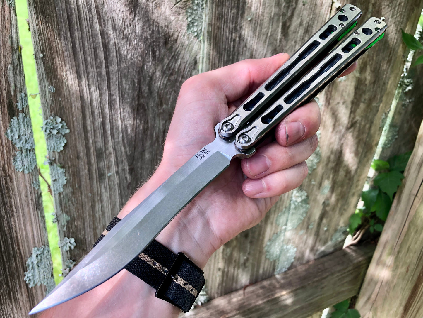 Make your HOM Chimera balisong a more neutral flipper with Zippy spacers: full-length spacers with jimping, or spring-latch spacers that counterweight the safe handle for improved balance.