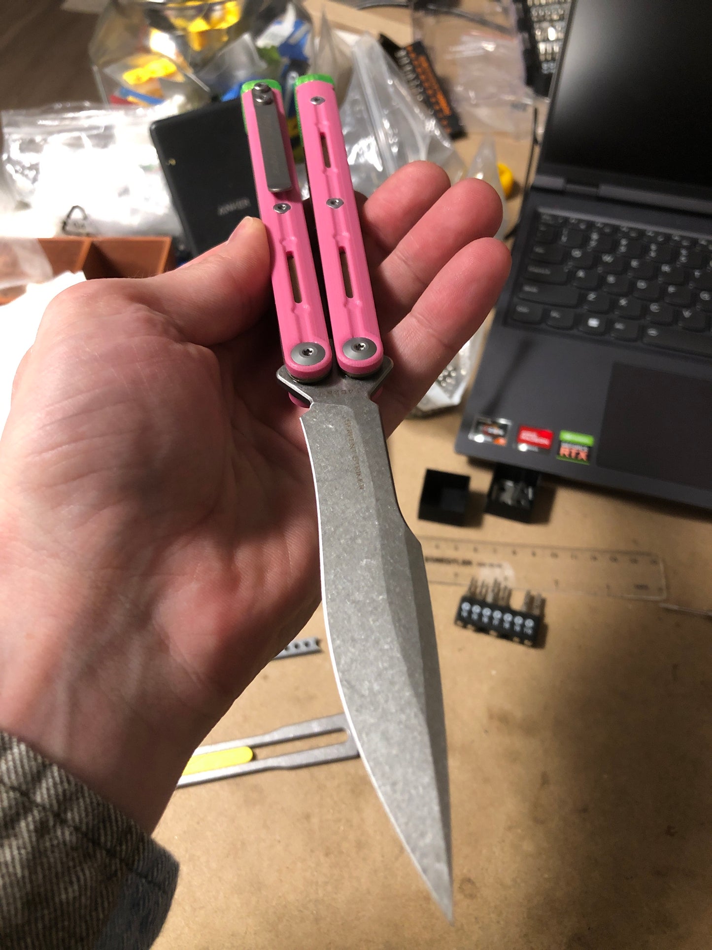 Improve the balance of your Maxace Serpent Striker v3 and Maxace Phantom balisong trainer with tungsten-weighted trainer blade inserts and extension spacers with jimping.