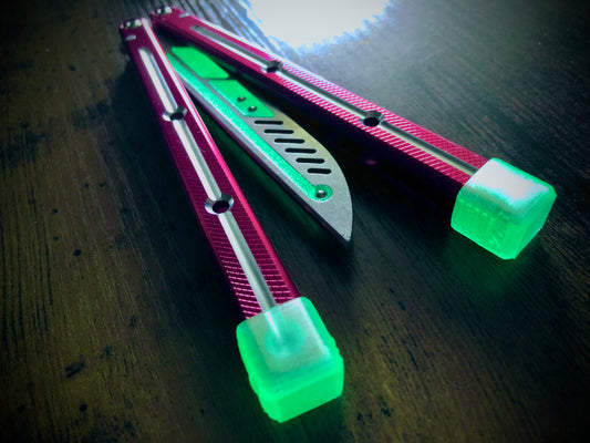 Adjust the balance of your Squid Industries Krake Raken trainer and silence the ring with this custom-made Zippy blade insert. The insert houses removable tungsten weights which enable the Kraken trainer to have a more neutral (less handle biased) balance profile.