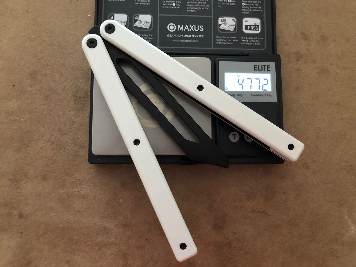 Reduce the handle bias and adjust the balance of your Glidr Arctic, Antarctic, and Bermuda balisong trainers with tungsten-weighted Zippy blade inserts and spacers featuring adjustable balance and positive jimping.