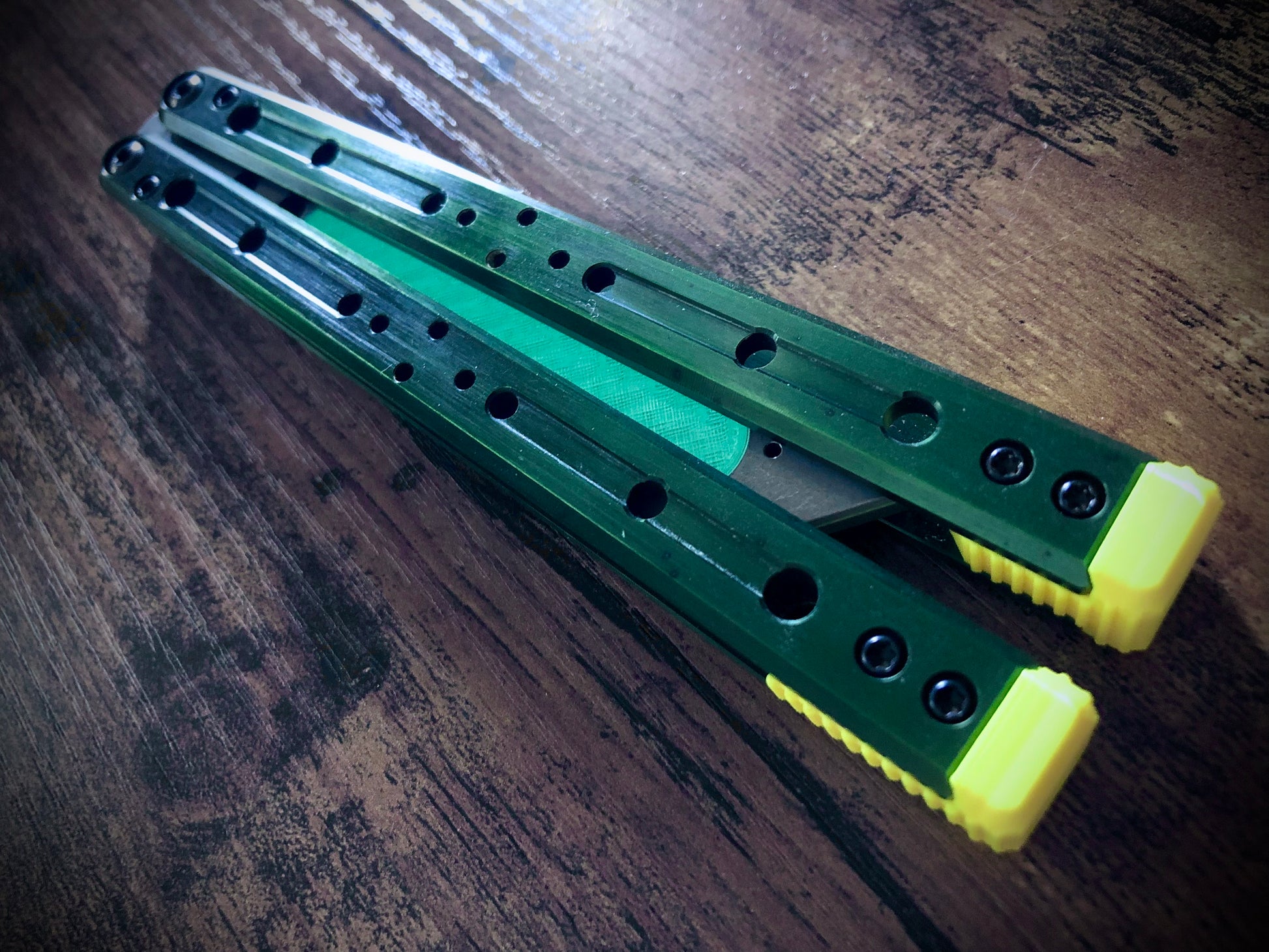 Cracked a Biteblades Titan Spacer and need a replacement? No problem: these extra-durable Zippy spacers for the Biteblates Titan balisong trainer improve the balance and offer a more traditional length.