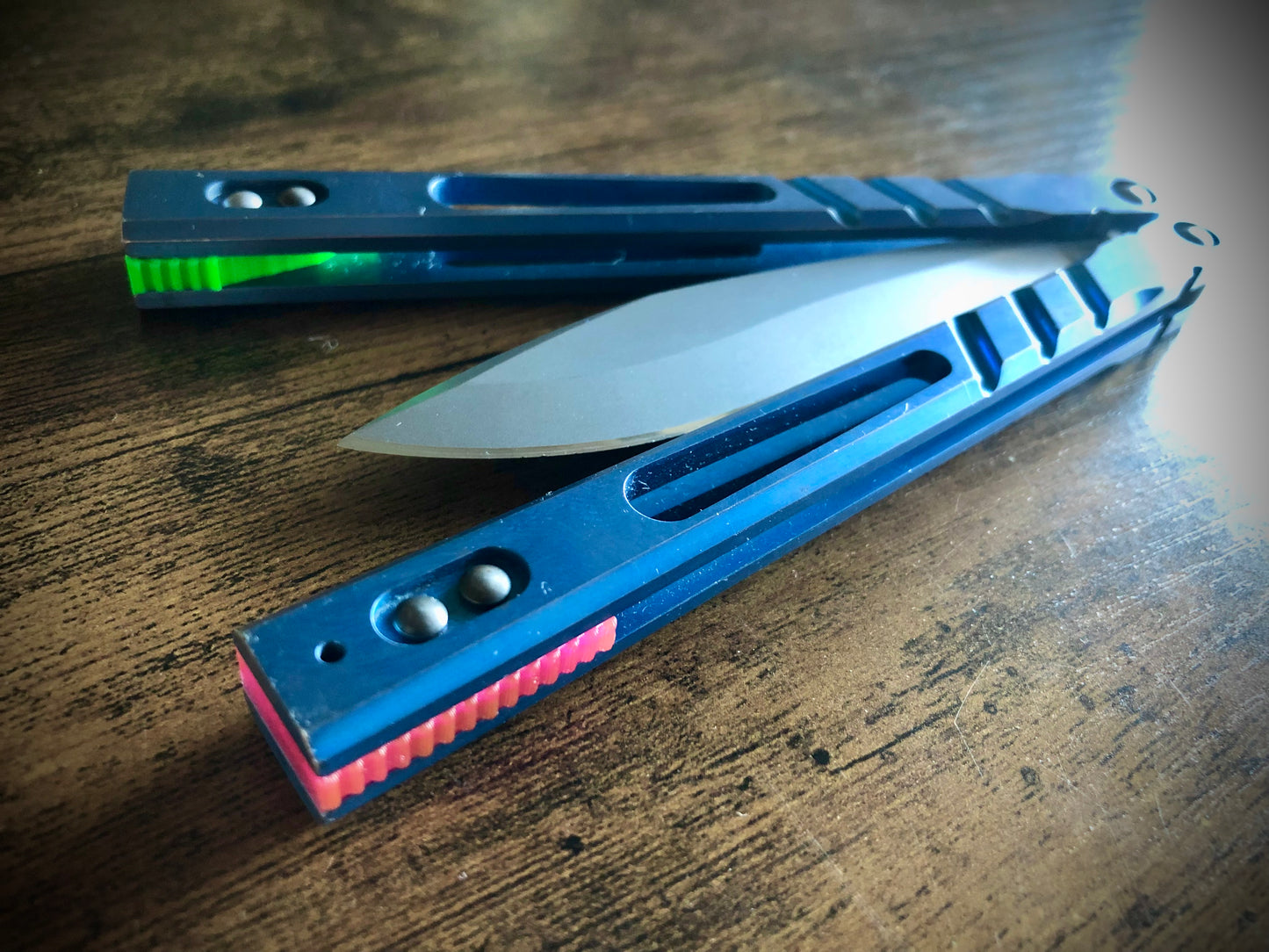 Improve the balance of your Blade Runner Systems Replicant, BRS Alpha Beast, and BRS Barebones with Zippy Spacers. Adjustable balance, positive jimping, and handle extensions to protect your favorite balisongs from concrete drops.