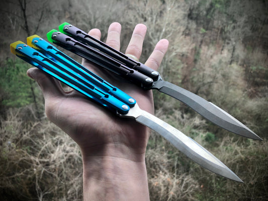 Improve the balance of your Black Balisong Reaper and Da Purge v2 balisongs with Zippy extension spacers. The spacers feature removable tungsten weights and positive jimping for an improved flipping experience.