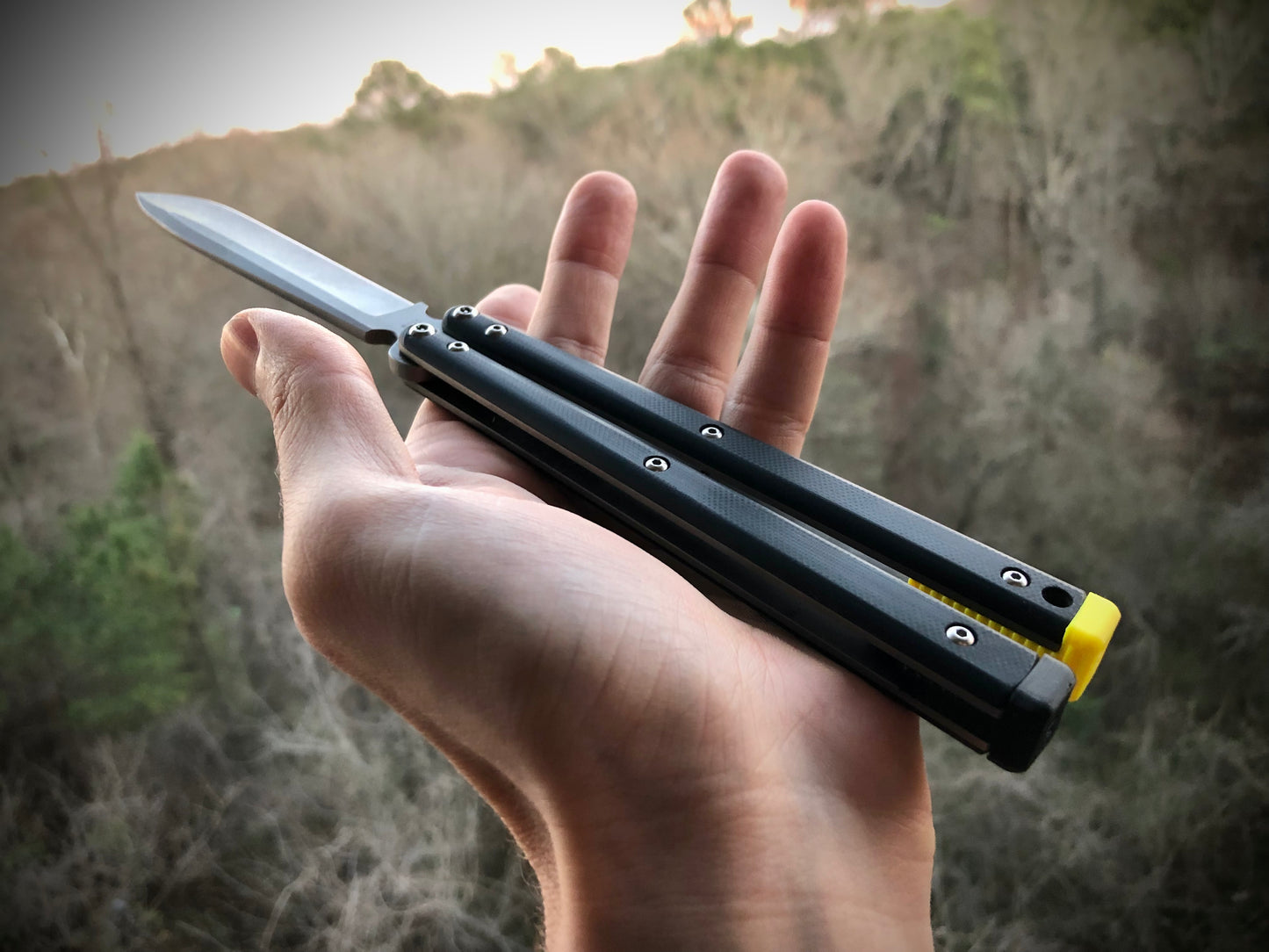 Adjust the balance and protect your Atropos balisong handles from concrete drops with these Zippy spacers for the Atropos Bro and Atropos Spy balisong. Improve your flipping with your Atropos Kirat or Atropos Demon with these extension spacers featuring positive jimping.