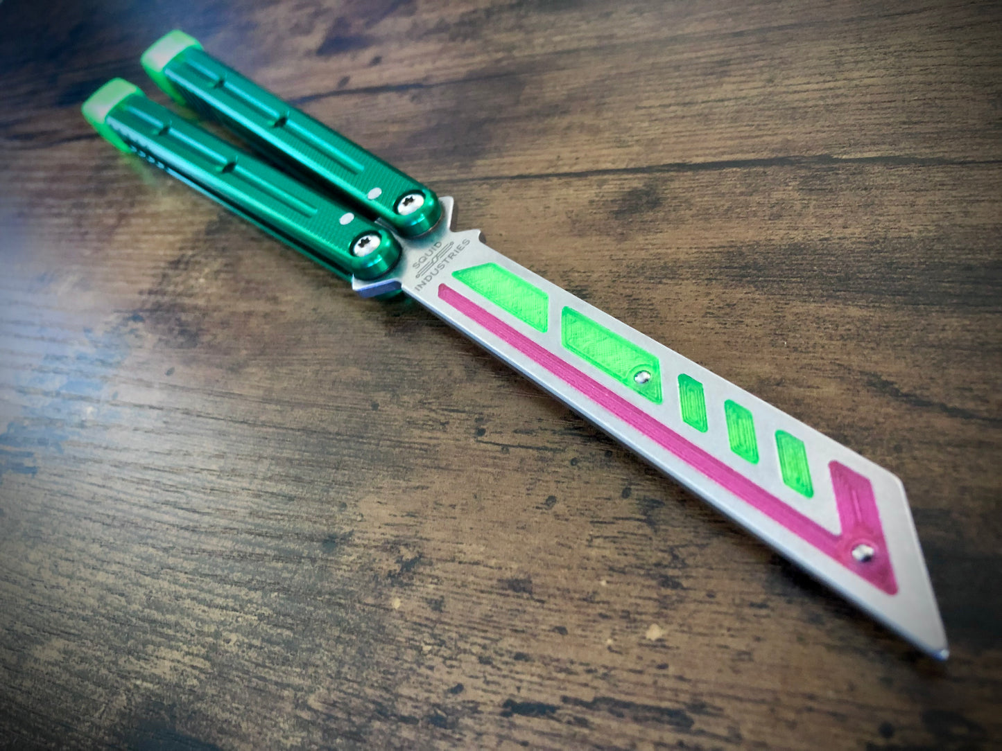 Adjust the balance of your Squid Industries Krake Raken trainer and silence the ring with this custom-made Zippy blade insert. The insert houses removable tungsten weights which enable the Kraken trainer to have a more neutral (less handle biased) balance profile.