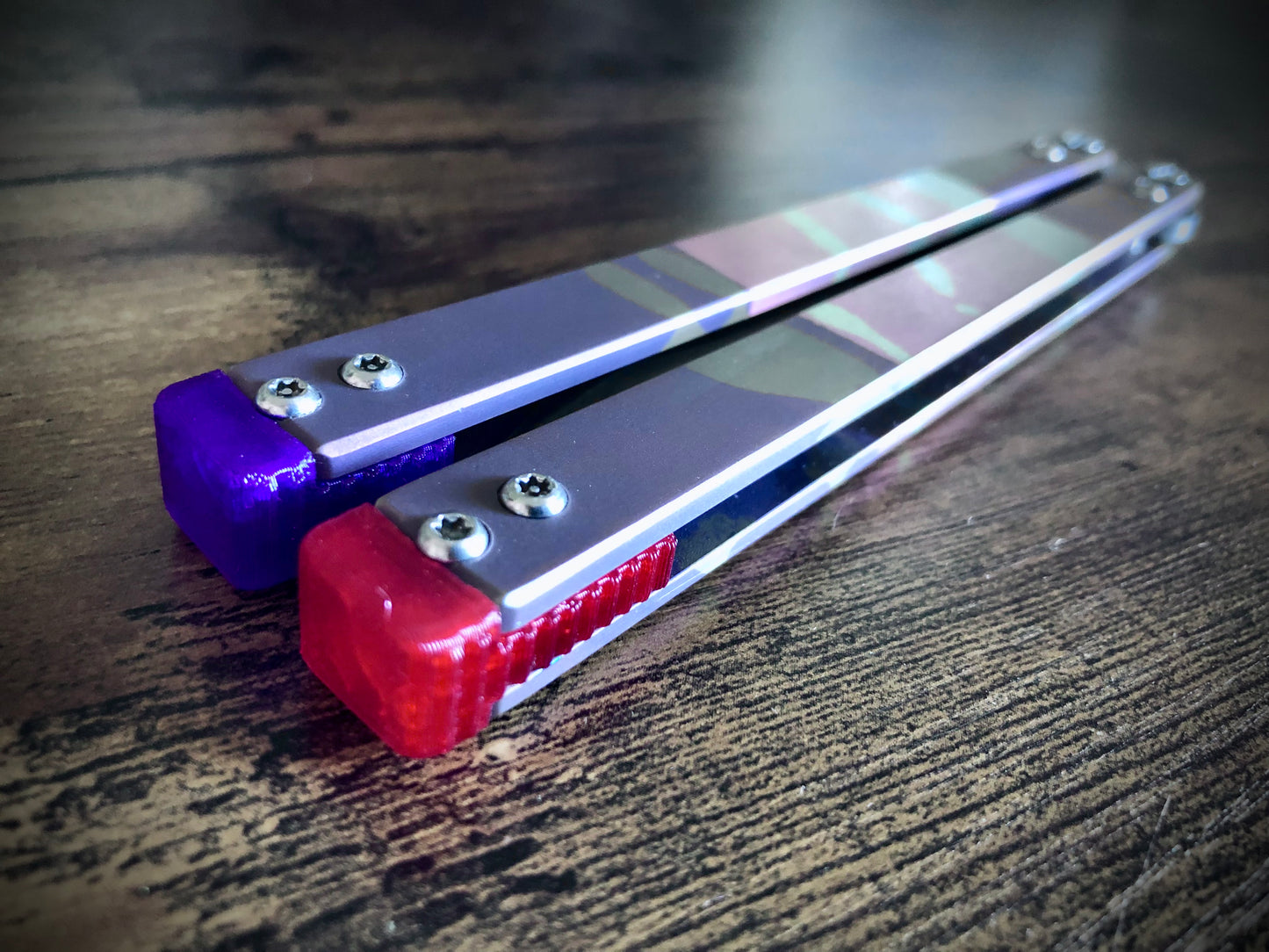 Adjust the balance and protect your Atropos balisong handles from concrete drops with these Zippy spacers for the Atropos Bro and Atropos Spy balisong. Improve your flipping with your Atropos Kirat or Atropos Demon with these extension spacers featuring positive jimping.