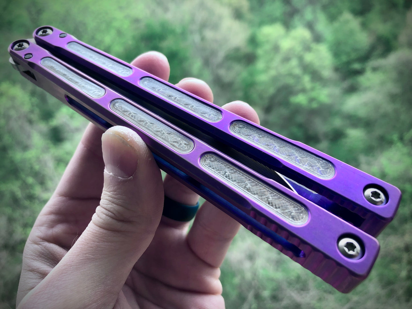 Zippy mods for the MachineWise Opus, Serif, Prysma, and SlifT v2 balisongs to change the balance, add grip, and eliminate the ring.