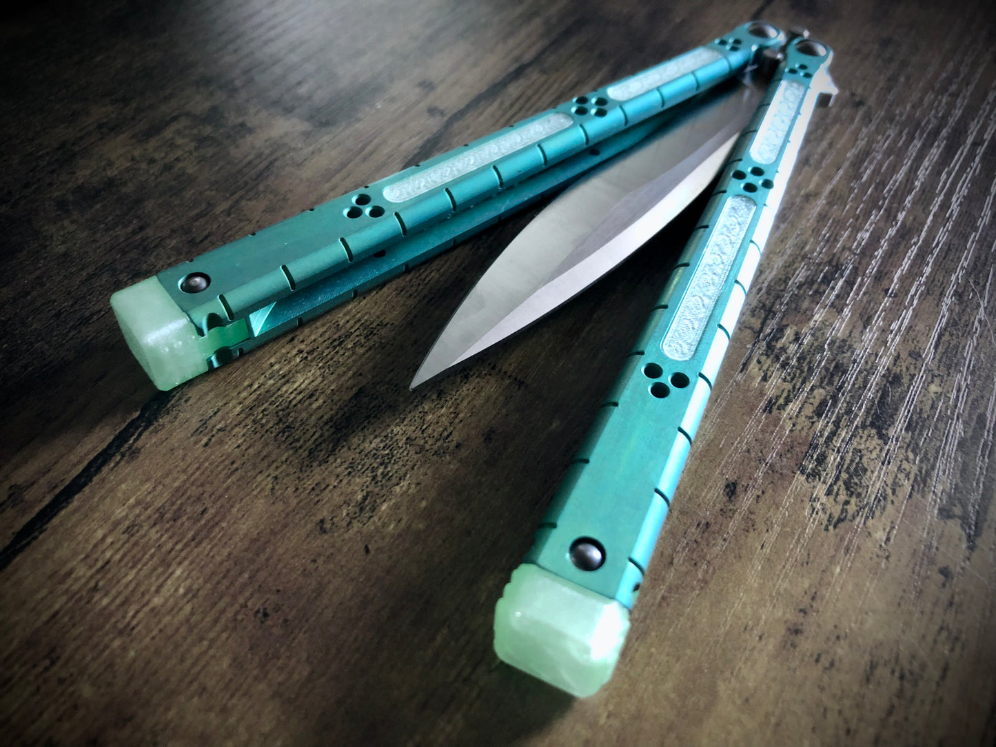 Reduce the handle bias of your HOM i-Basilisk, HOM Basilisk-R (for Titanium and G10/CF variants), and HOM Prodigy balisongs with Zippy extension spacers and handle inlays.